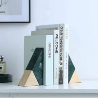 Serre-livres en marbre triangulaire, design moderne et épuré