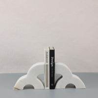 Serre-livres en marbre sculpté, design organique et élégant, inspiration céleste