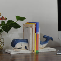 Serre-livre en bois représentant une baleine bleue, peinture artisanale, style enfantin et décoratif
