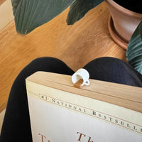 Marque page cuir tasse renversée