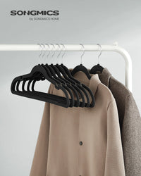 Cintres en Velours, Lot de 30/50, Antiglisse, avec Encoches, Barre pour Pantalons, Crochet Pivotant à 360°, Gain de Place, Épaisseur 0,6 cm, Longueur de 43 cm, Beige Sable/Noir Classique/Gris/Blanc/Rose Clair