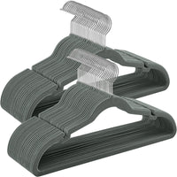 Cintres en Velours, Lot de 30/50, Antiglisse, avec Encoches, Barre pour Pantalons, Crochet Pivotant à 360°, Gain de Place, Épaisseur 0,6 cm, Longueur de 43 cm, Beige Sable/Noir Classique/Gris/Blanc/Rose Clair