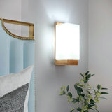 Applique murale d'intérieur en bois, lampe murale moderne E27 au design minimaliste, abat-jour en verre, idéale pour chambre, salon, couloir ou café.